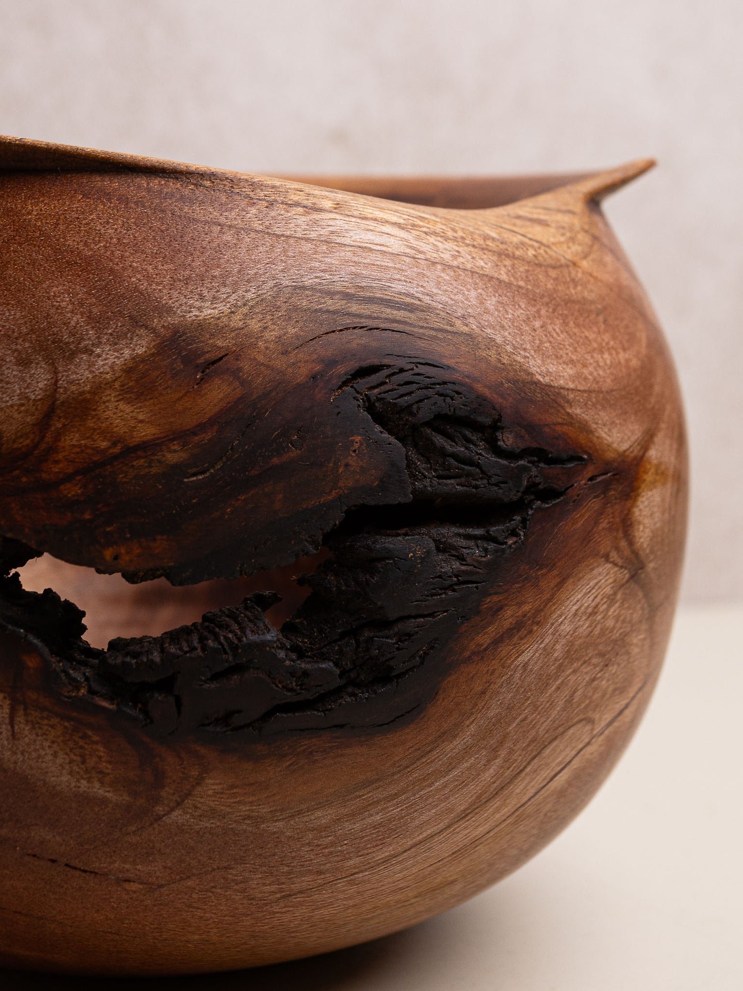 Vasija "live edge"