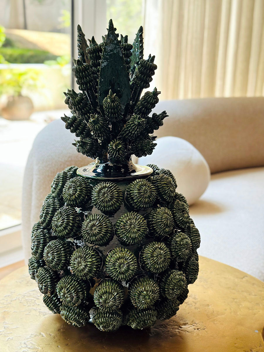 Piña de Barro vidriado color verde con diseño de bolas – Artesano Casa