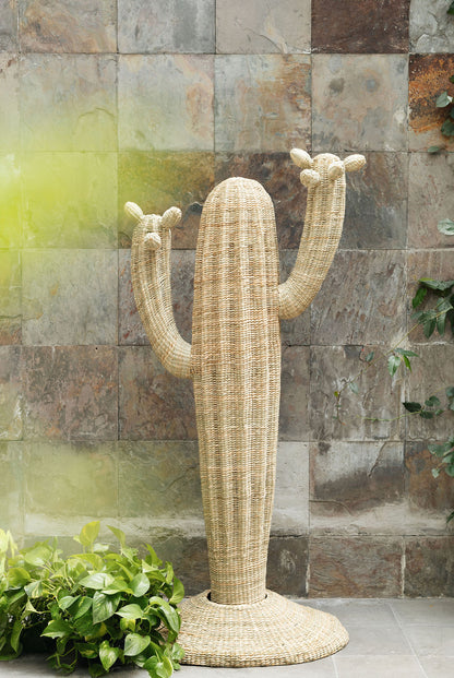 Mr. Cactus Natural Fibers with an iron base