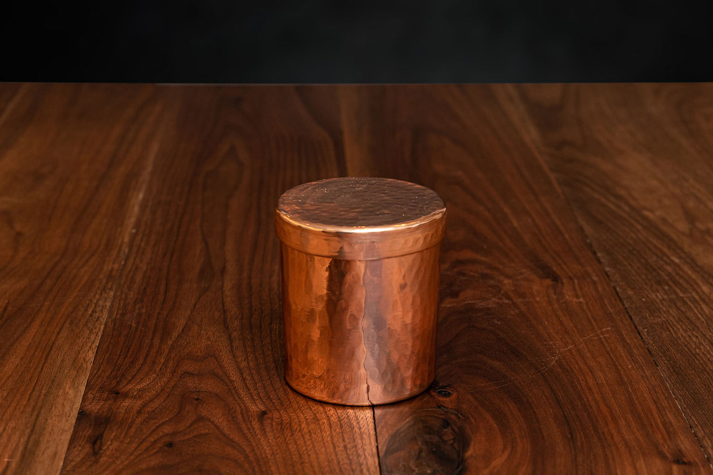 Aromatic candle in a copper base with lid matte finish