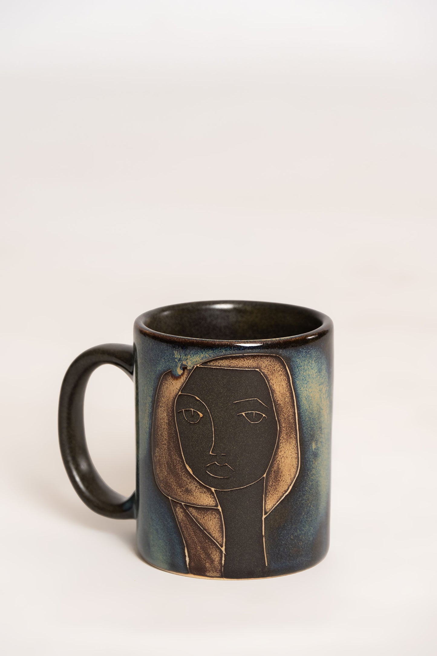 Taza mujer azul con amarillo