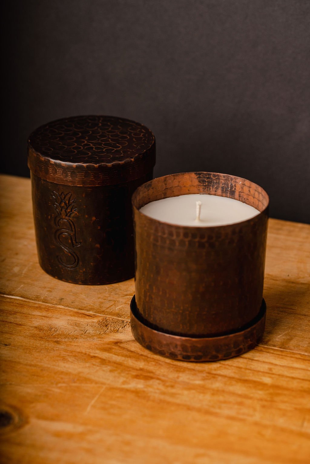 Aromatic candle in a copper base with lid Dark Brown Finish